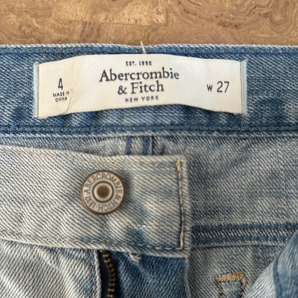 Abercrombie & Fitch distressed jean shorts size 27 - Picture 2 of 4